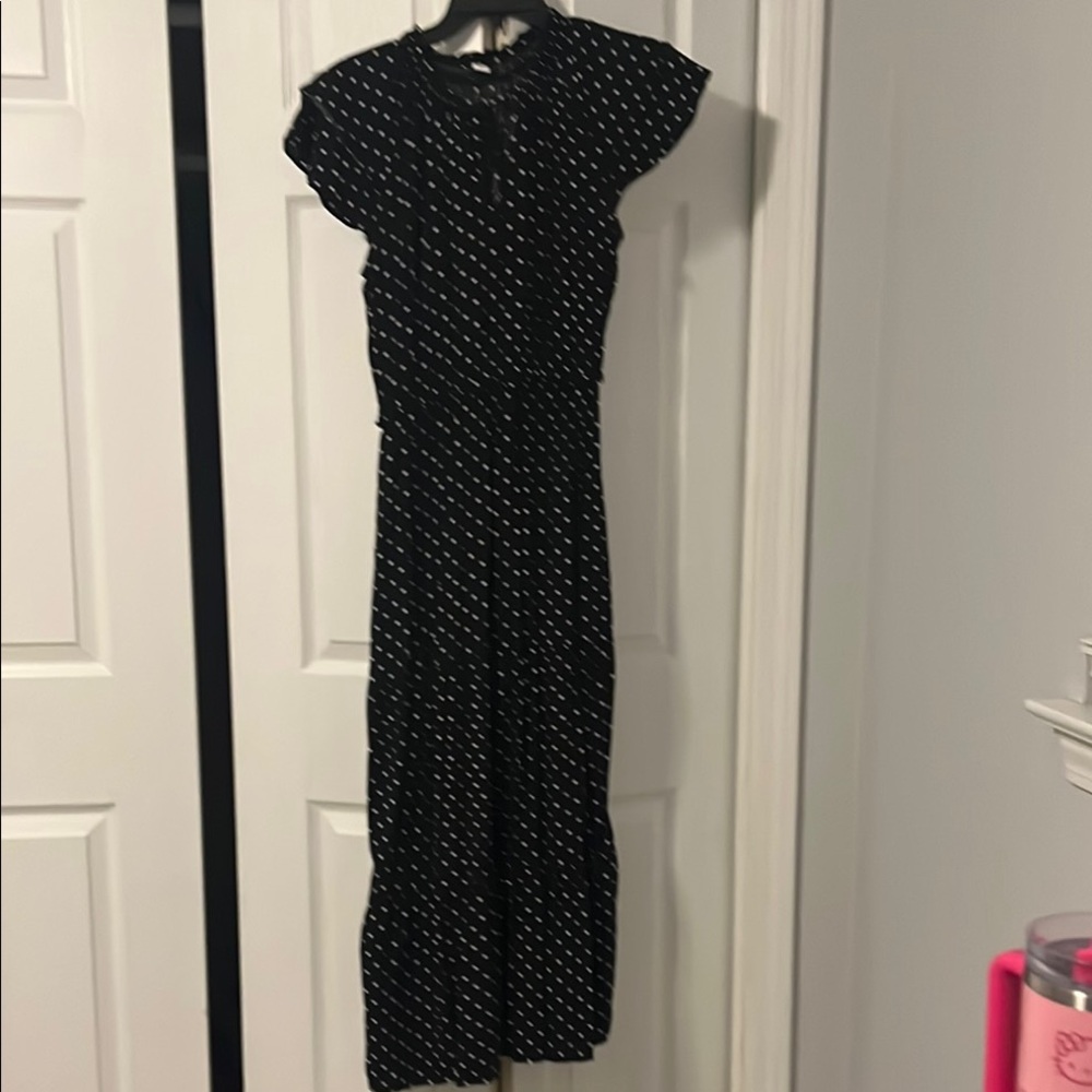 Old Navy Black and White Sheath Dress with Flutter Cap Sleeves